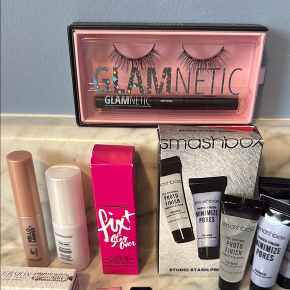 Make-up bundle - Picture 2 of 3